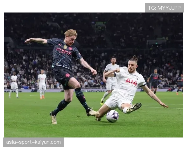 门将开球战术变革：长传找第一点 vs. 短传组织，英超各队选择数据统计