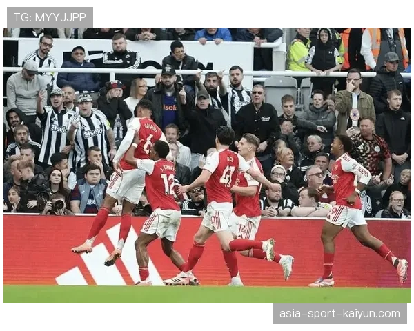 曼城1-0客胜阿森纳登顶,全场仅3射正凸显防守博弈 曼城1-0客胜阿森纳登顶,全场仅3射正凸显防守博弈