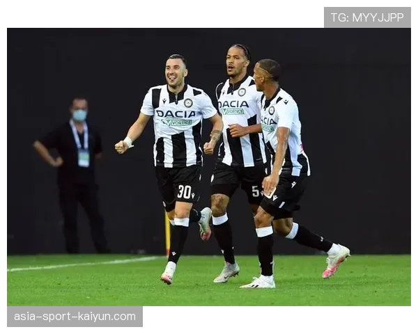 战术分析:乌迪内斯三中卫体系如何成功限制了莱切边路进攻 战术分析:乌迪内斯三中卫体系如何成功限制了莱切边路进攻